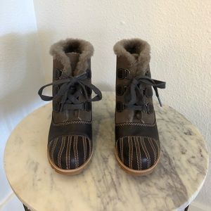 Brand new ugg boots with heel
